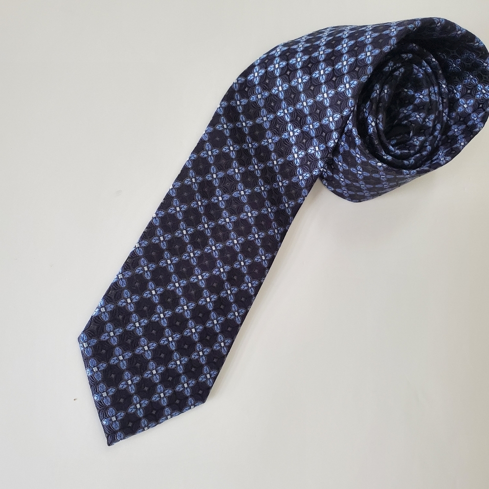 SIMON CARTER London Men's Tie Blue Embossed Jacquard Geometric Print 100% Silk